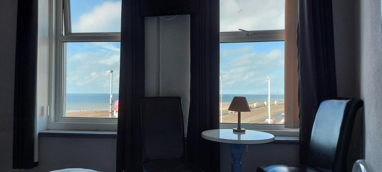 Bowies Lodge Blackpool Exterior photo