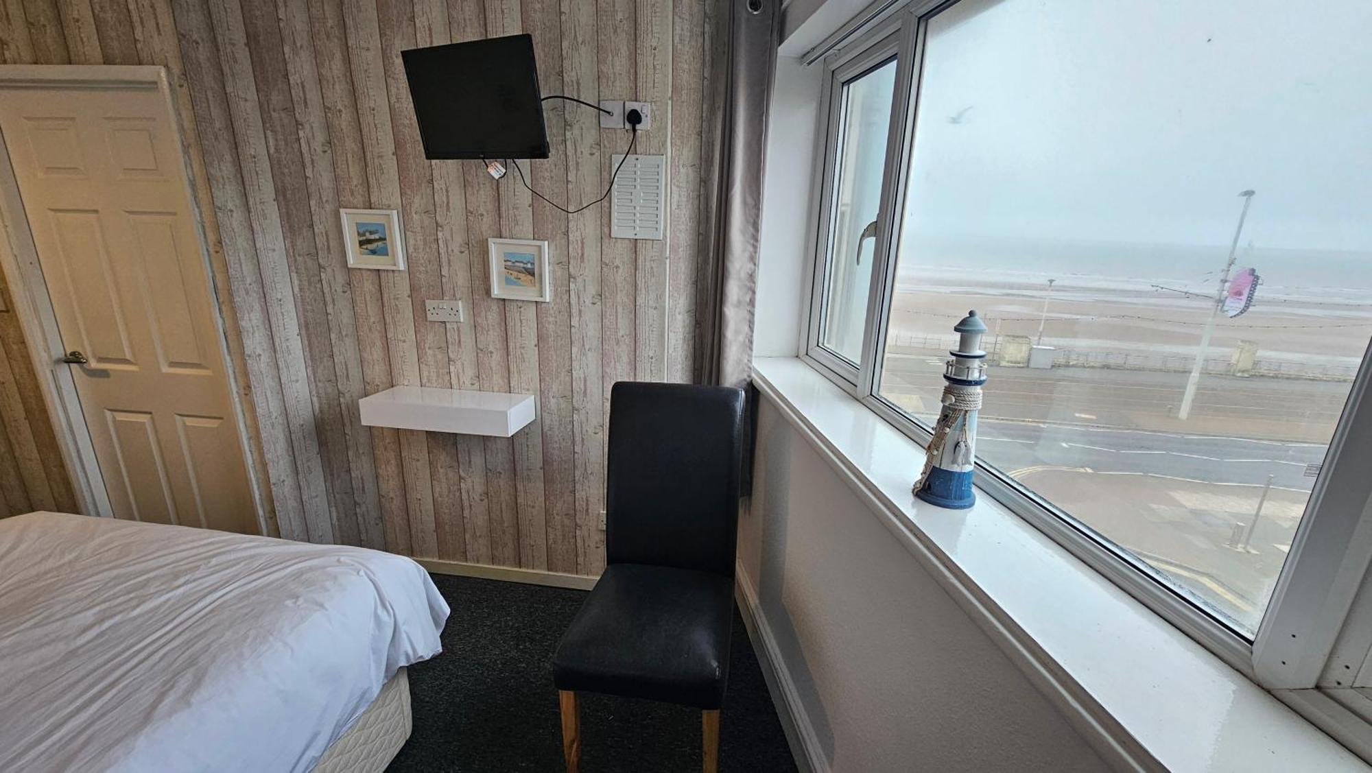 Bowies Lodge Blackpool Exterior photo